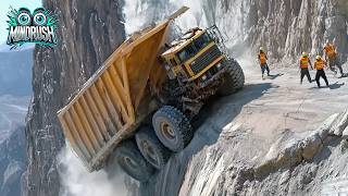 Dangerous Idiots Fastest Truck & Heavy Equipment Fails | Extreme Idiots at Work #4