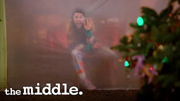 Sue Finds Out She’s Allergic to Christmas | the Middle