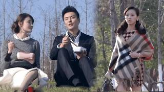 The wife catches her husband with a female subordinate in the park and walks away heartbroken.