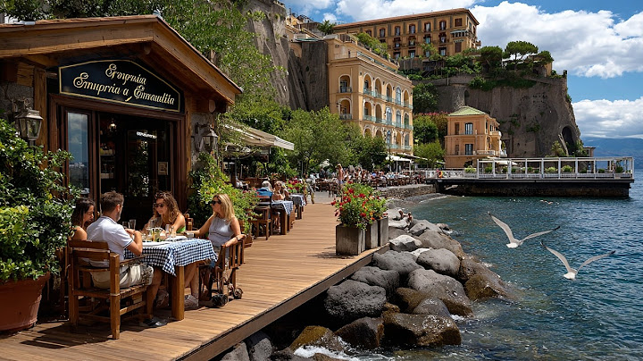 Sorrento - Italian kaunis kallioparatiisi, portti Amalfin rannikolle!
