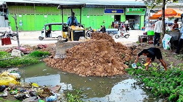 Starting a New Landfill Project! Delete Flooded Garbage Using Dozer D20A with 5Ton Truck Unloading