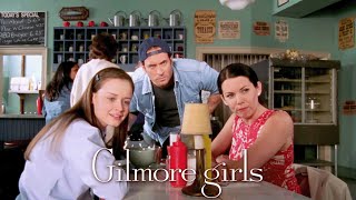 The Hustle and Bustle of Luke’s Diner for 30 Minutes | Gilmore Girls Compilation