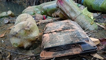 Restoring a Mud-Covered Abandoned LCD Monitor – Satisfying Transformation!