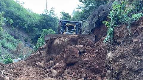Watch How The CAT D6R XL Bulldozer Creates Roads in Extreme Landslides!