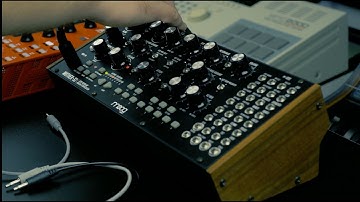 Making a Boom Bap Beat with Synths | Akai MPC One + Vinyl  + Moog Mother-32 #akaimpc #moog
