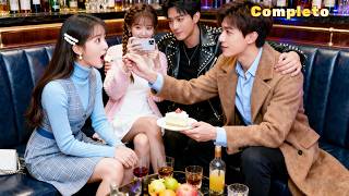 💞La chica acompaña a su mejor amiga a una cita a ciegas, ¡y el CEO se enamora a primera vista!