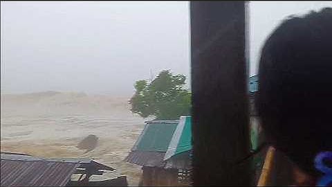 14 Minutes of Terrifying Sea Storm Chaos