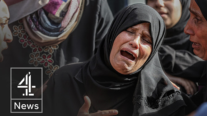 Gaza: Israeli air strikes and aid chaos kill more than 100 people