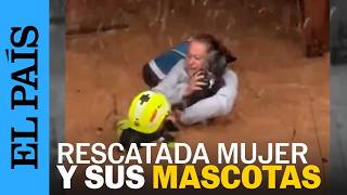 DANA EN VALENCIA | El rescate de una MUJER y sus MASCOTAS de su casa inundada por la tormenta