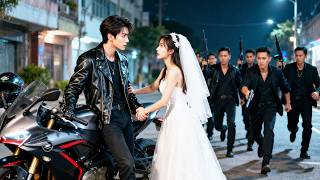 To escape pursuit, she seeks help from a ruthless mafia boss, but he falls for her and spoils her!