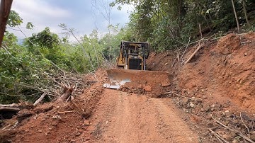 D6R XL Bulldozer, Powerful Engine for Neat Road Projects