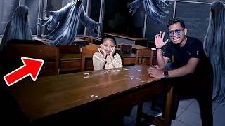 JANGAN PERNAH MAIN KE SEKOLAH TENGAH MALAM!! ADA SESUATU YANG TERJADI!!