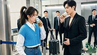 CEO menolak semua, sampai gadis mabuk jatuh ke pelukannya💋 Satu ciuman, hatinya luluh💘