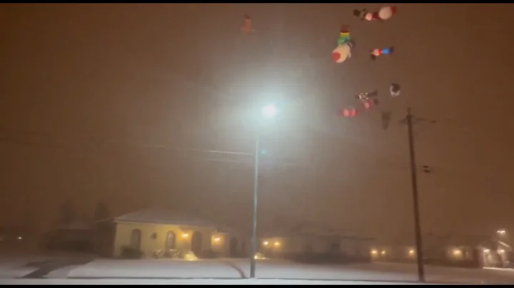 It’s a windy decoration calm b4 storm #christmas #decoration #inflatable #fypシ #sora #fyp #windy 