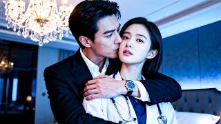 碰到異性就會嘔吐的冰山總裁卻唯獨對她脫敏，怎知第二天發現她竟是自己的心理醫生，治病過程中試探吻上她的唇步步進攻！#短劇 #甜寵 #先婚後愛 #總裁灰姑娘