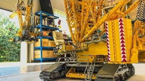 LEGO Liebherr LR 11000 & LEGO 42146