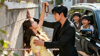 LePDG cherchait la femme de cette nuit et a découvert qu'elle avaitquatre enfants!Serait-il le père