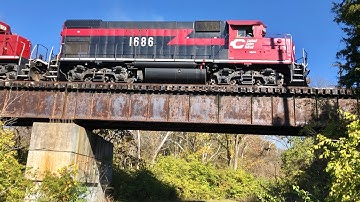 Verlaten spoor wordt gerestaureerd! Nieuwe spoorwegovergangen en restauratie van het spoor langs ...