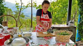 Cooking Traditional Nettle Pie 🇦🇱🔥 – The Pride of Albanian Villages ❤️