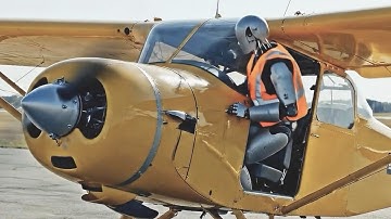 Robot steals Plane and flies away