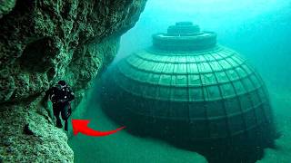 Moments Divers Record Mysterious Objects at the Bottom of the Pacific Ocean That Shock the World