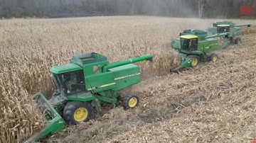 JOHN DEERE Titan Combine Country