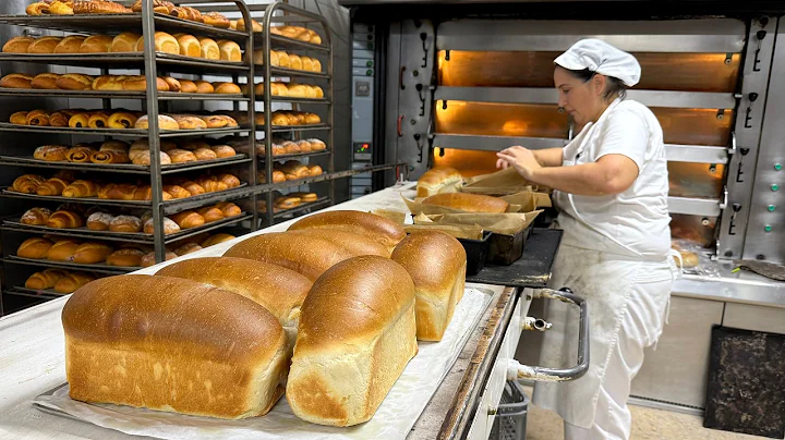 This Bakery Has Been Open for 62 YEARS! ALL generations worked HERE! Traditional Spanish bread