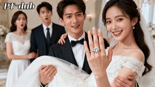 O marido a abandona por uma amante; o CEO que ela salvou aparece e pede sua mão!