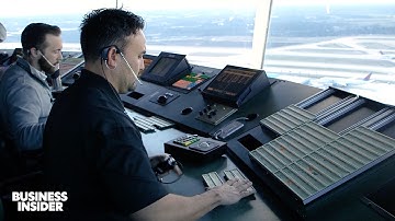 How US Air Traffic Controllers Keep 45,000 Flights Safe Every Day | Business Insider