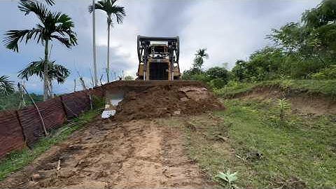 Extraordinary Skill — CAT D6R XL Bulldozer Operator Opens a Plantation Road in Just Minutes