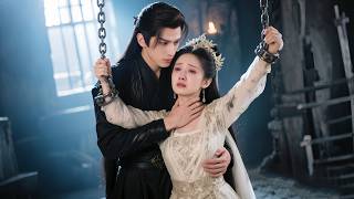 她如願嫁給王爺卻在新婚夜與他一刀兩斷，轉身成了皇帝的妃子！王爺妒火中燒將她囚進懷中，得知真相後悔不當初！#短劇 #追妻火葬场