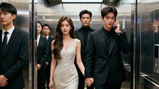 💟I Held the Wrong Hand in a Crowded Elevator… And he Refused to Let Go.