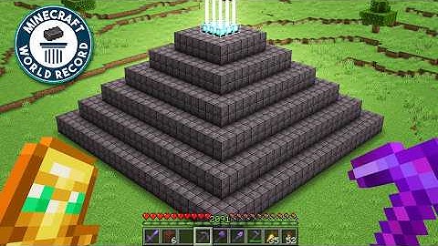 I Built the BIGGEST NETHERITE BEACON in Minecraft!