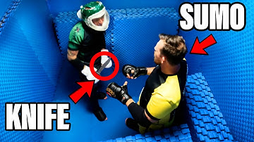 8 Martial Artists Locked with a Knife Attacker