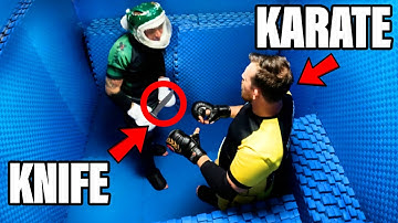 8 Martial Artists Locked with a Knife Attacker