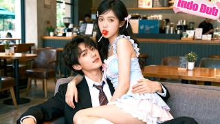 Kena obat lalu tidur model pria, tak disangka dia presiden dominan terus mengejarku untuk mencium!