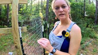 QUEEN OF WILD HOG HUNTING BUILDS A HOMEMADE TRAP FOR FERAL PIGS