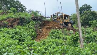 Technical Achievements of the D6R XL Bulldozer Building a Palm Tree Terrace on the Mountain